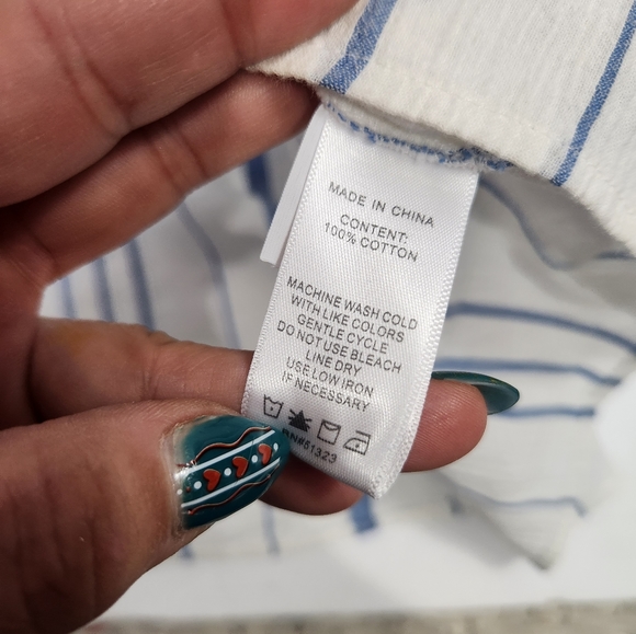 4x$25 1. State off the shoulder striped white top size medium - Picture 2 of 10